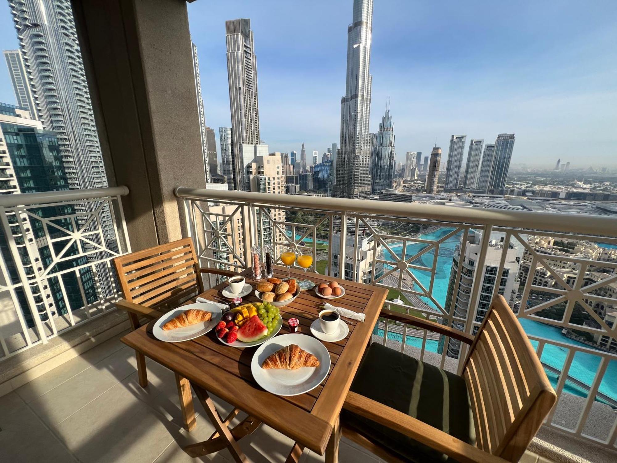 Prestige Living 2Br With Full Burj Khalifa And Fountain View By Auberge Dubai Dış mekan fotoğraf