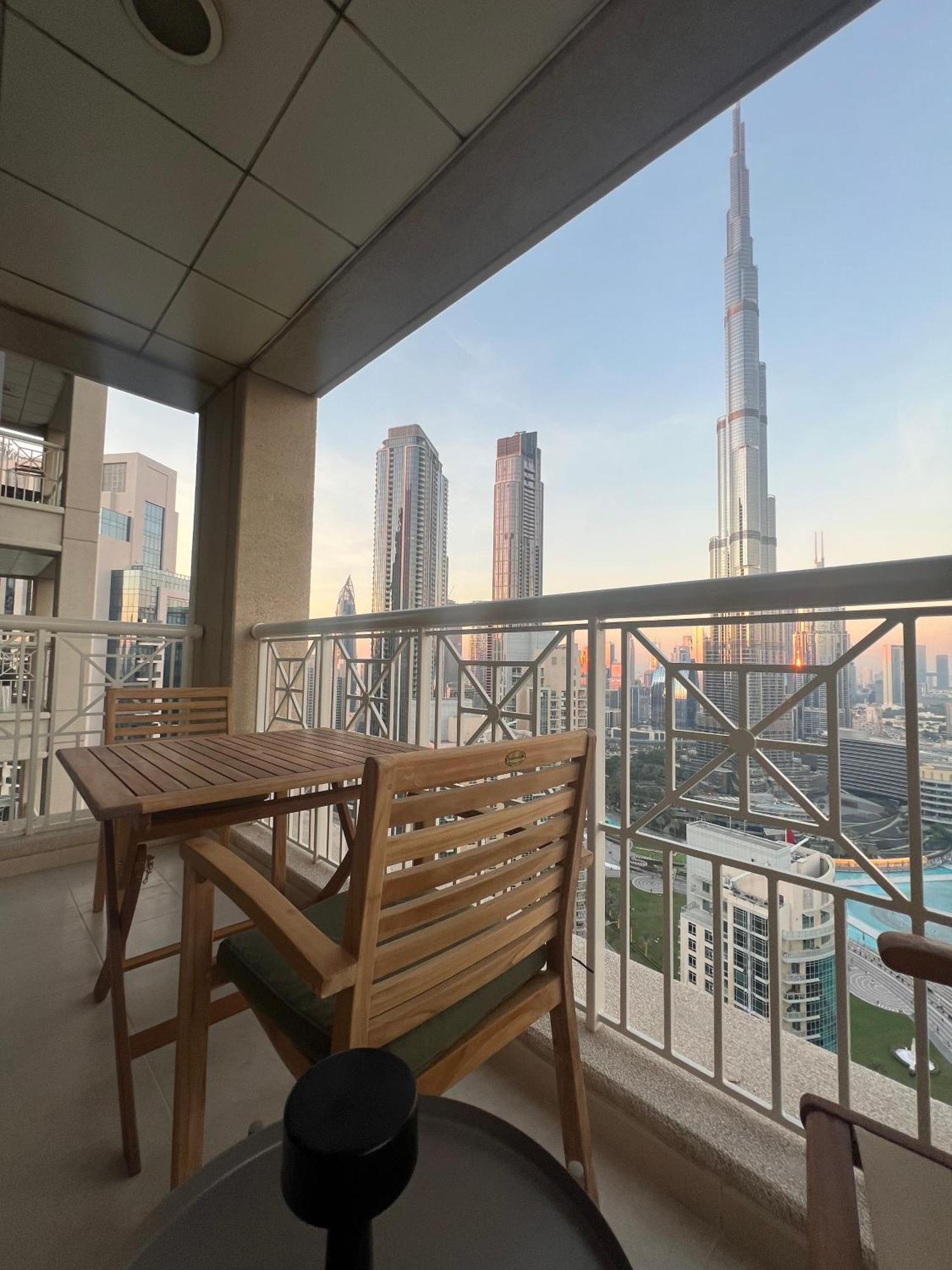 Prestige Living 2Br With Full Burj Khalifa And Fountain View By Auberge Dubai Dış mekan fotoğraf