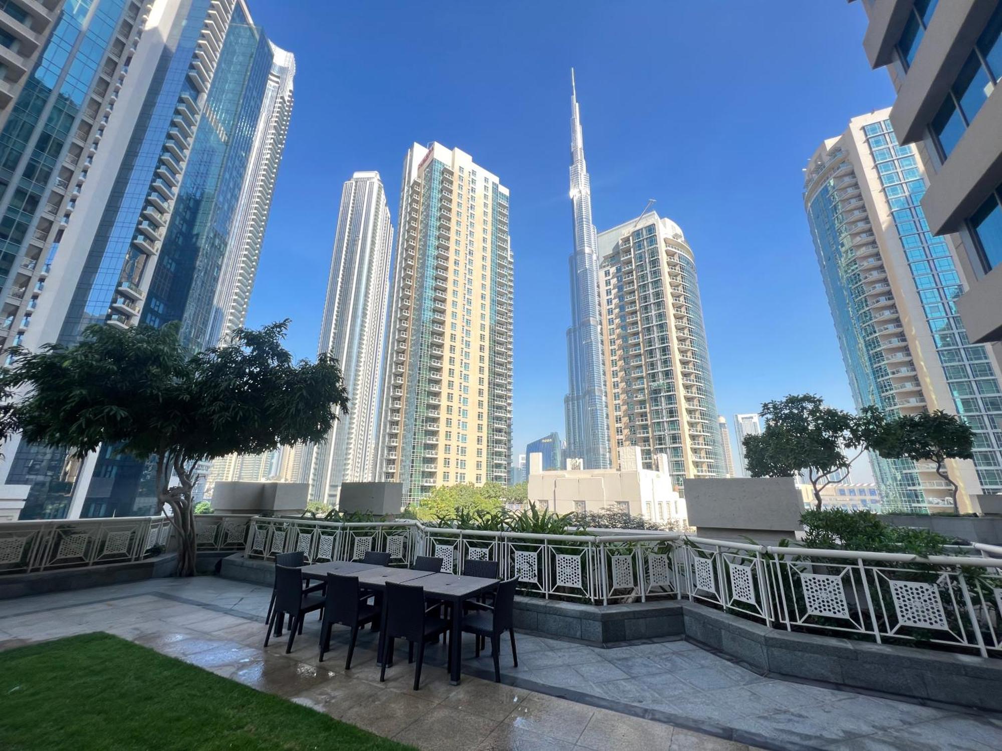 Prestige Living 2Br With Full Burj Khalifa And Fountain View By Auberge Dubai Dış mekan fotoğraf
